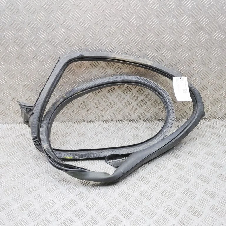 Tagaukse tihend 4J3833721C