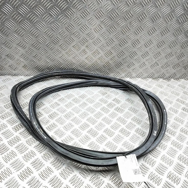 Uszczelka drzwi tylnych – Porsche Cayenne (9Y0 9Y3) (2018-)