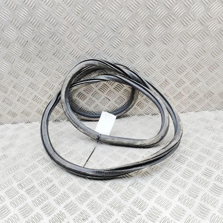 Rubber seal rear door 85H833721