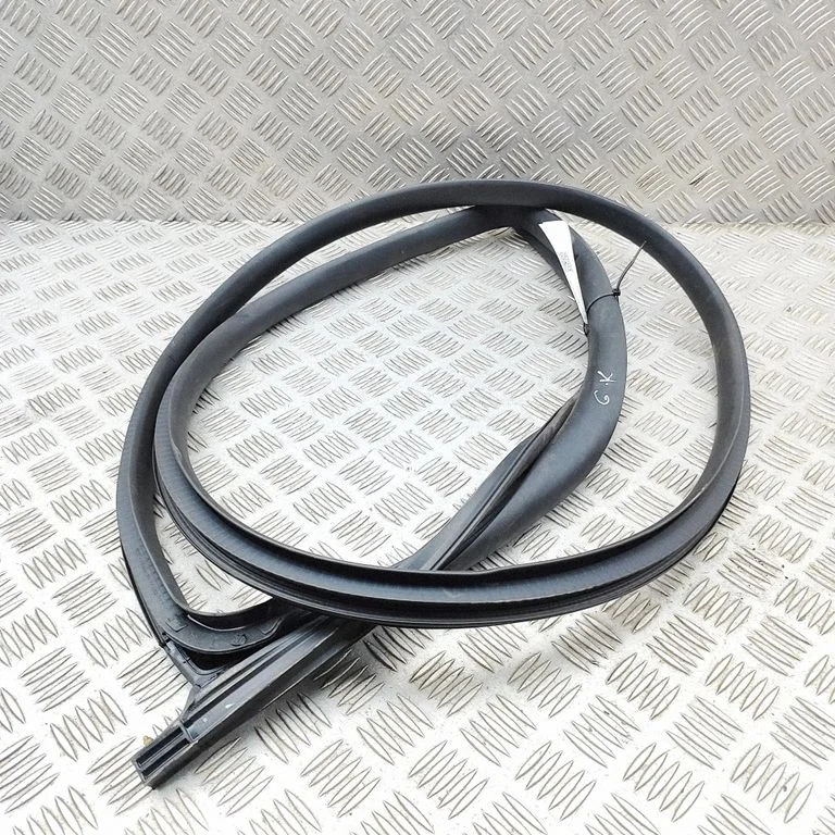 Rubber seal rear door 191098501A