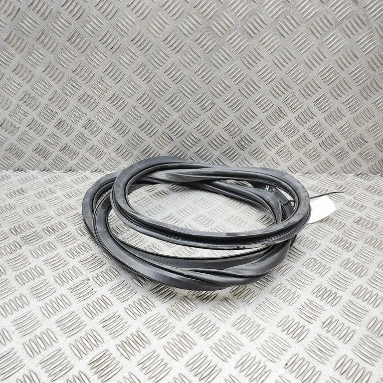 Rubber seal rear door 4K9833721A