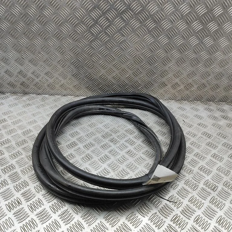 Rubber seal rear door 7T0843791E