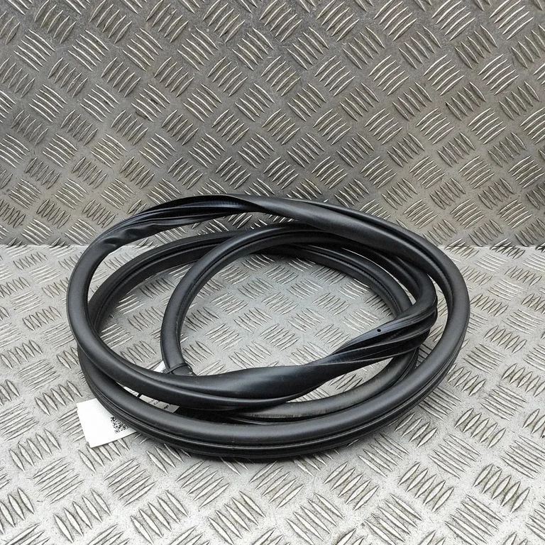 Uszczelka drzwi tylnych BDMT72760A