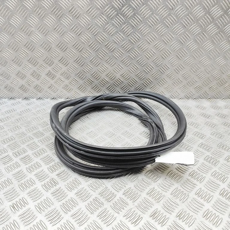 Rubber seal rear door – BMW XM (2022-)