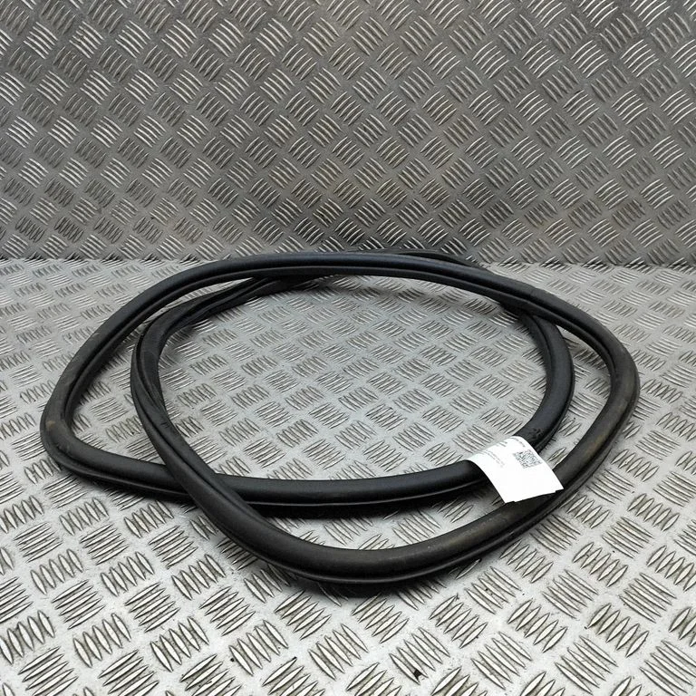 Rubber seal rear door 5C6867914A