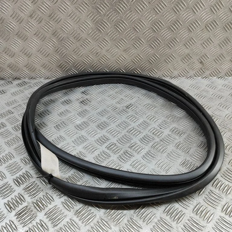 Tagaukse tihend KB7W68913C – Mazda CX-5 II (2017-2025)