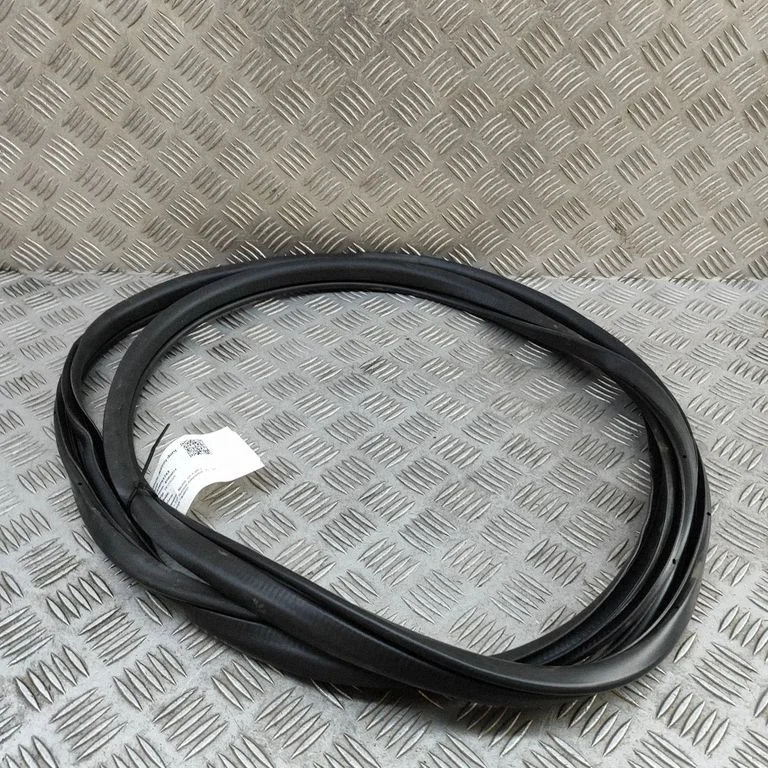 Tagaukse tihend KB7W68913C – Mazda CX-5 II (2017-2025)