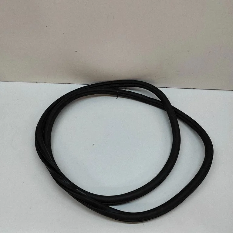 Rubber seal rear door 9Y3833721B