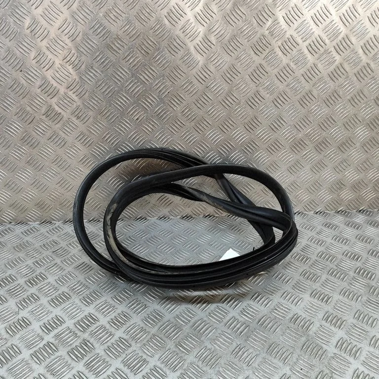 Uszczelka drzwi tylnych 83110R2000
