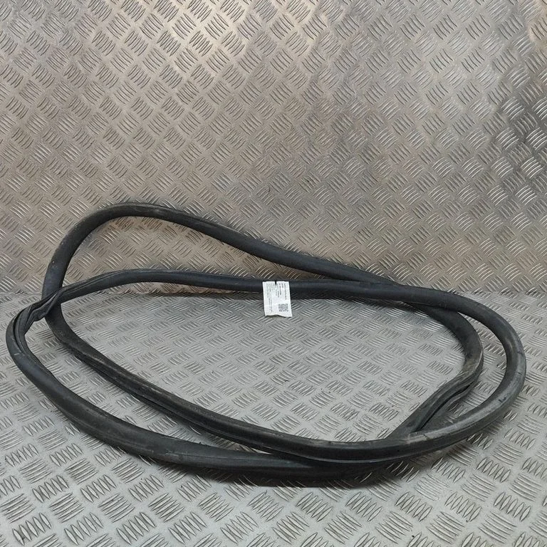 Uszczelka drzwi tylnych SU001A6021