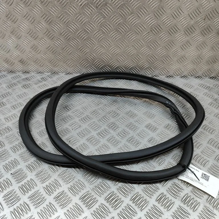 Tagaukse tihend 8Y5833721B