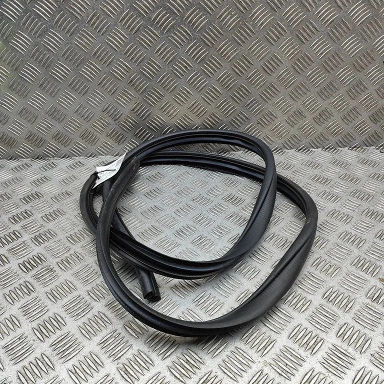 Rubber seal rear door – Subaru Forester SK (2018-2025)
