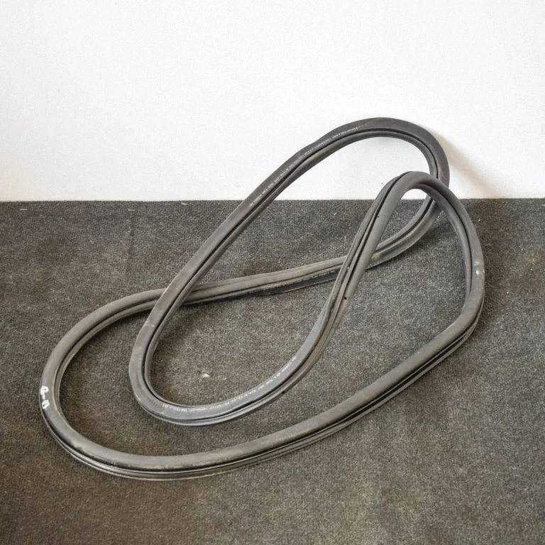 Rubber seal rear door 5G6867914B
