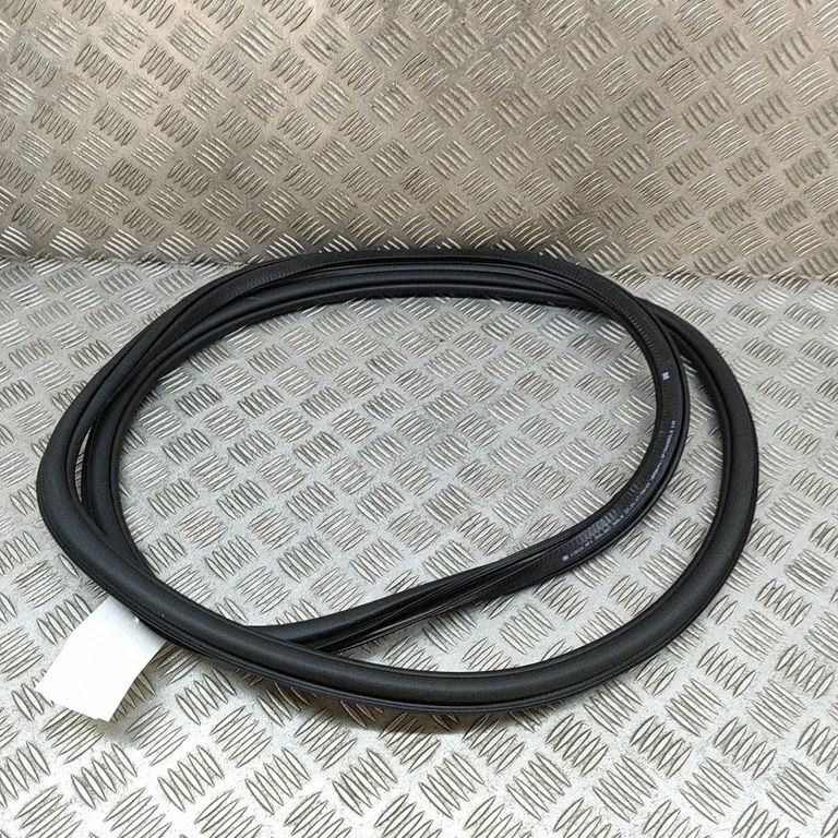 Rubber seal rear door – Skoda Superb B8 (3V) (2015-2024)