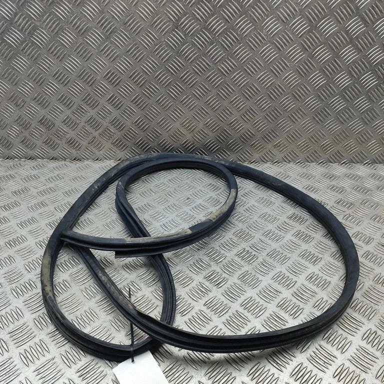 Tagaukse tihend 6787260150