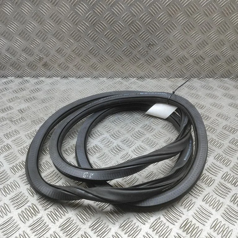 Rubber seal rear door 5LG867367B