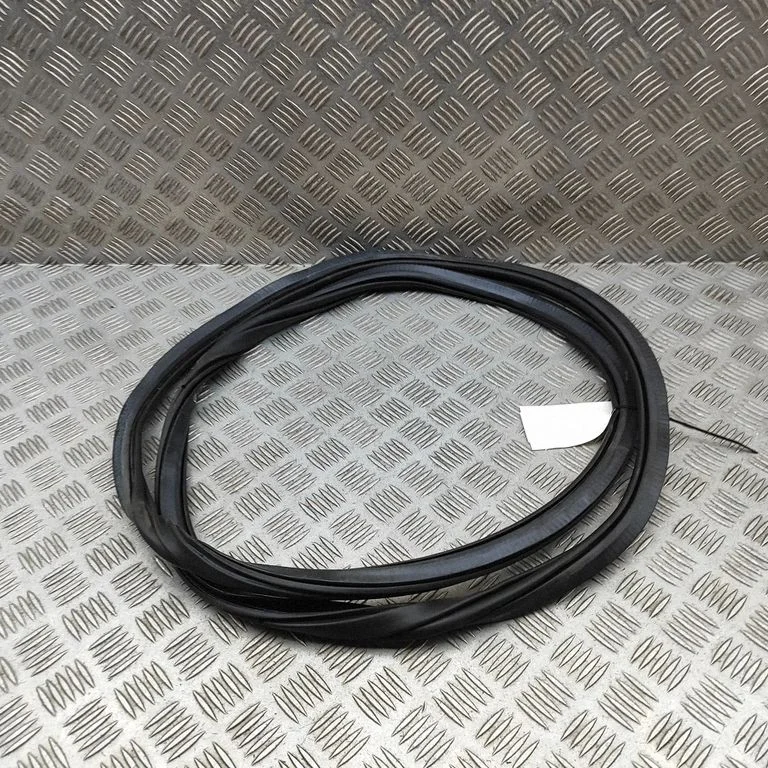 Rubber seal rear door 4K9833721A