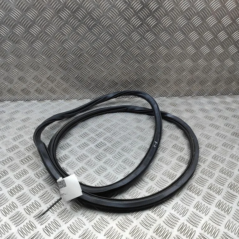 Rubber seal rear door 4K9833721A