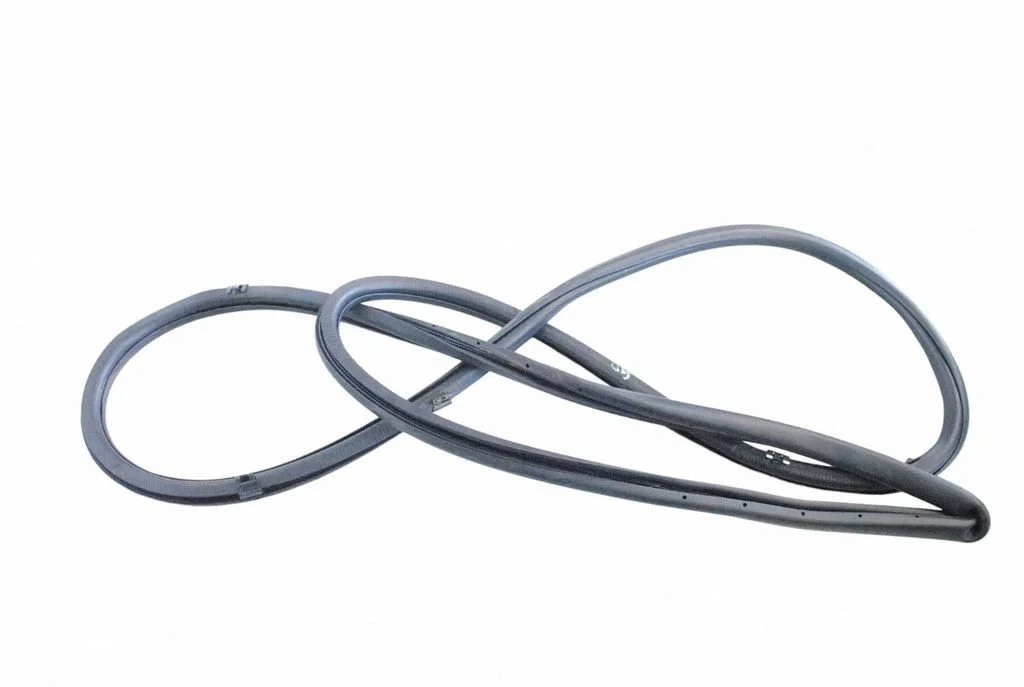 Rubber seal rear door – right