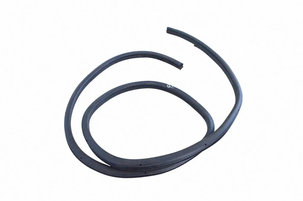 Rubber seal rear door – right