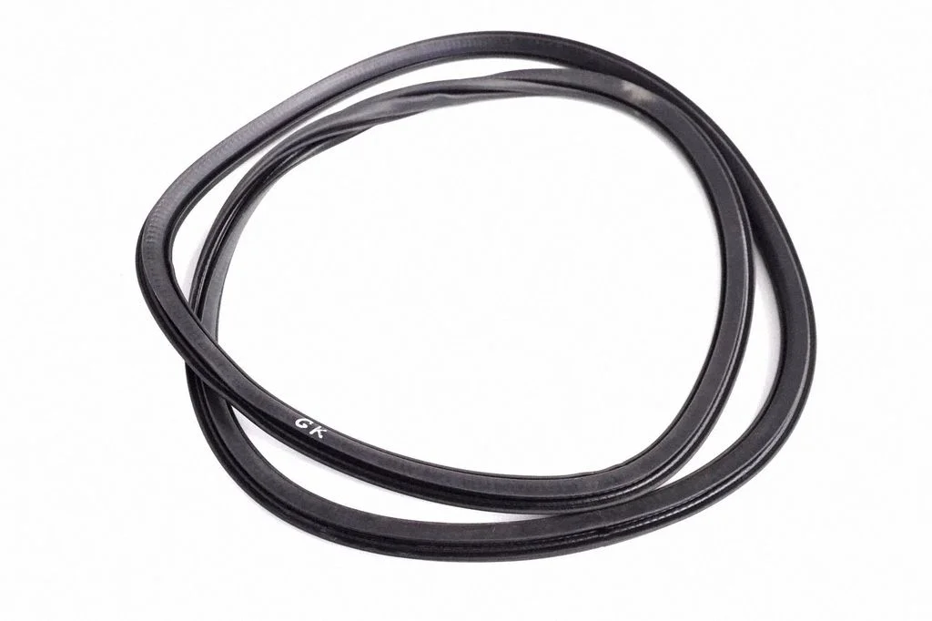 Rubber seal rear door – left