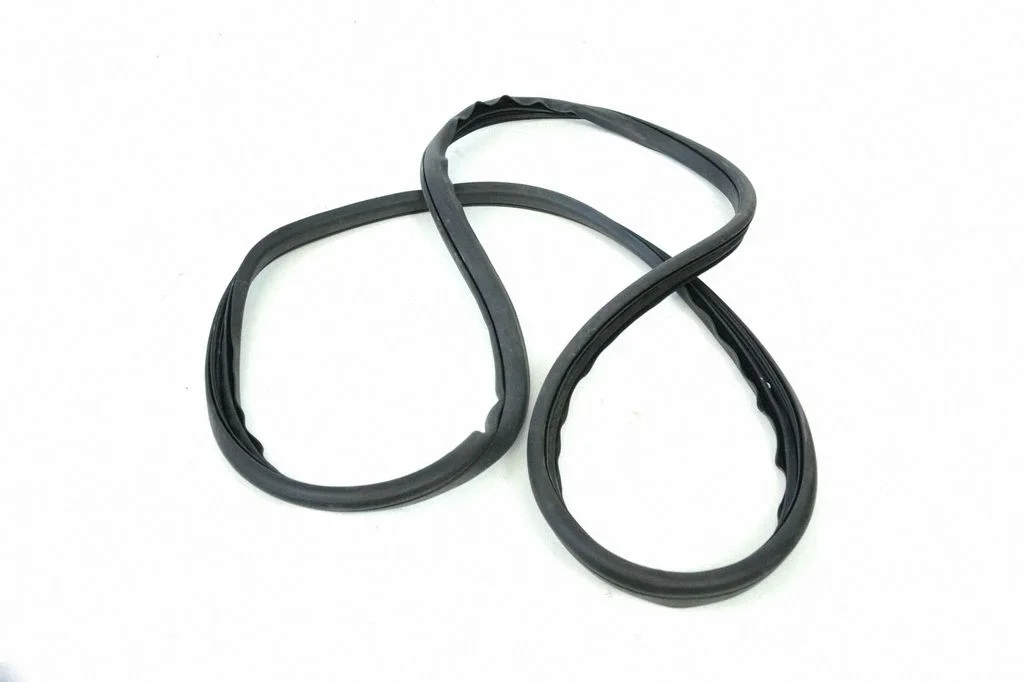 Rubber seal rear door – Land Rover Discovery Sport (2014-)