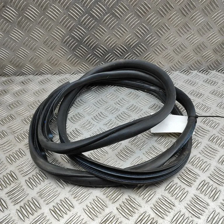Rubber seal rear door 6233147060