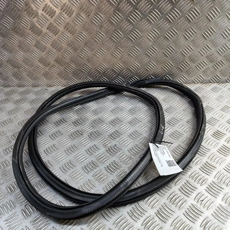 Uszczelka drzwi tylnych 4G9839911A