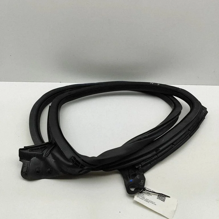 Tagaukse tihend 4J3833721C