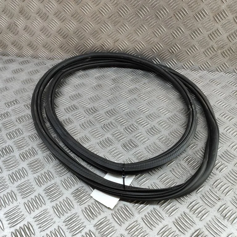 Tagaukse tihend 95B833721C