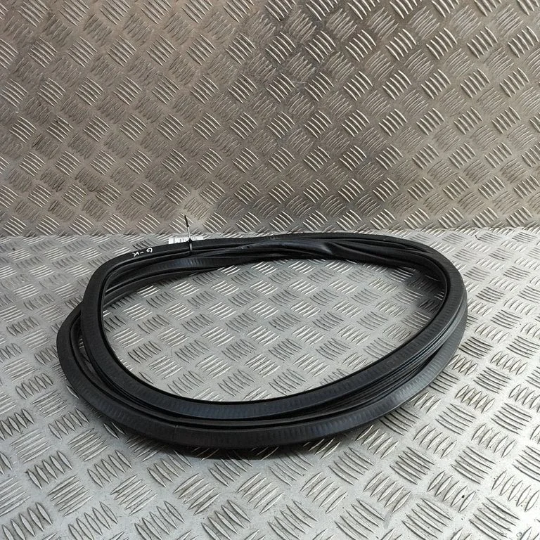 Rubber seal rear door 2GS867913B