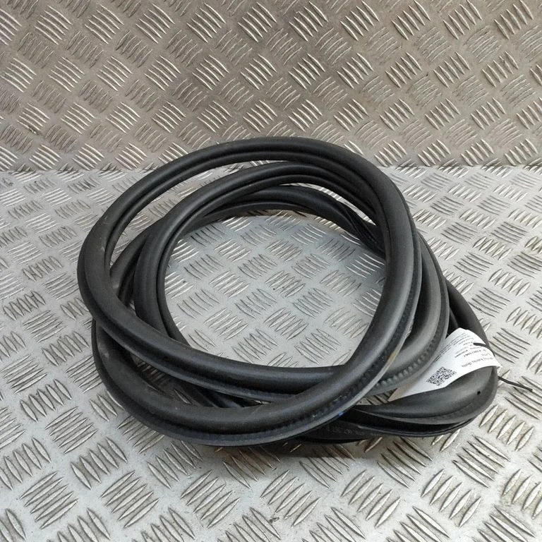 Rubber seal rear door 658867367B