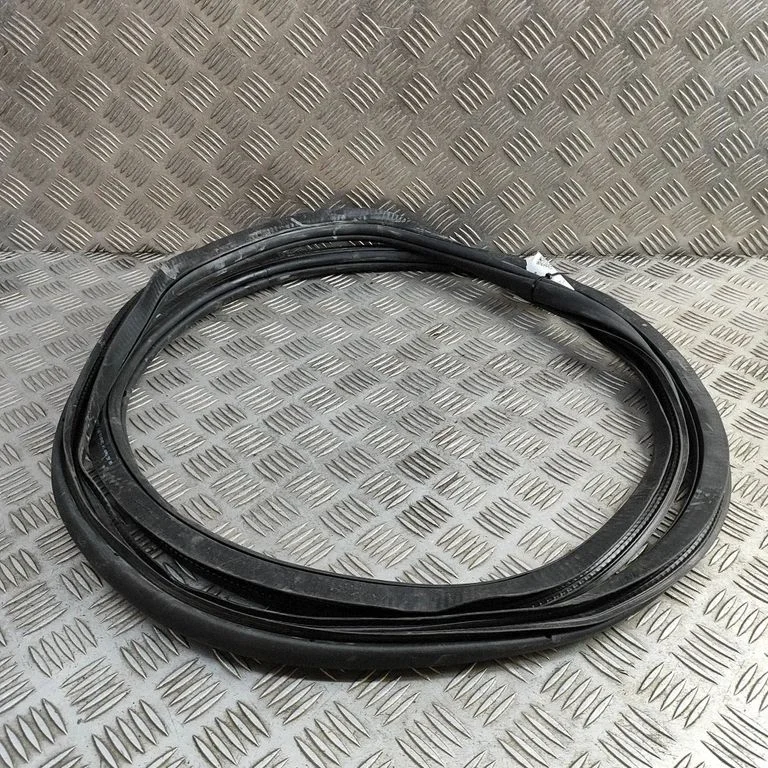 Rubber seal rear door – Skoda Enyaq iV (2020-)