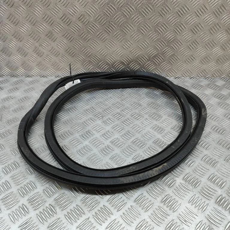 Aizmugurējo durvju blīvgumija – Mercedes-Benz CLA klase C118 X118 (2019-)