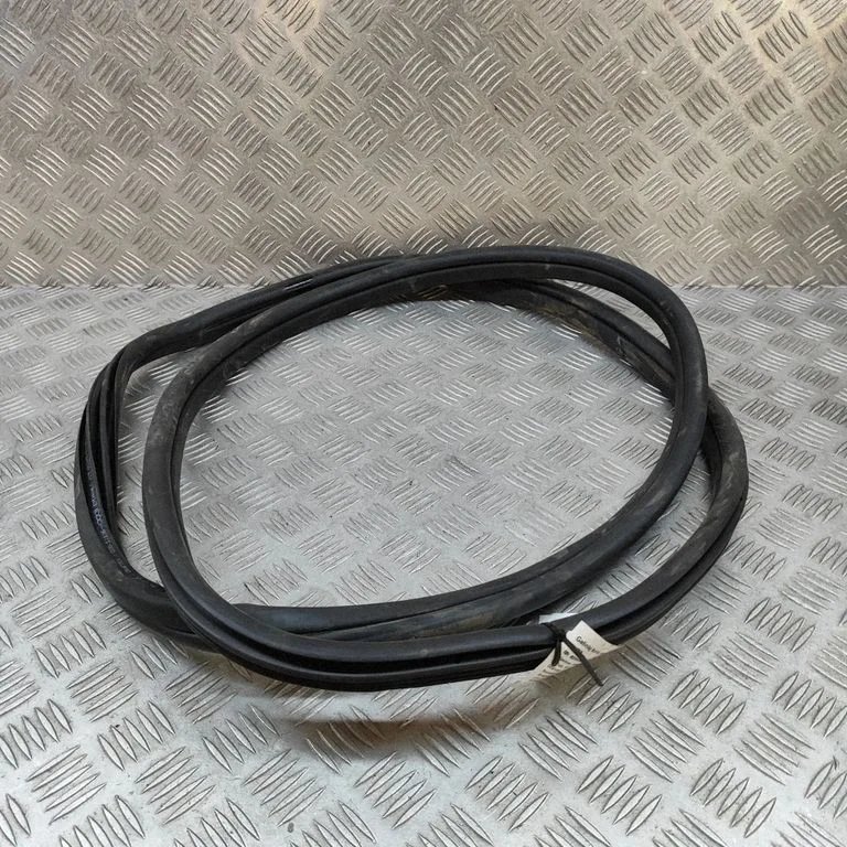 Uszczelka drzwi tylnych – BMW Seria 3 G20 G21 (2019-)