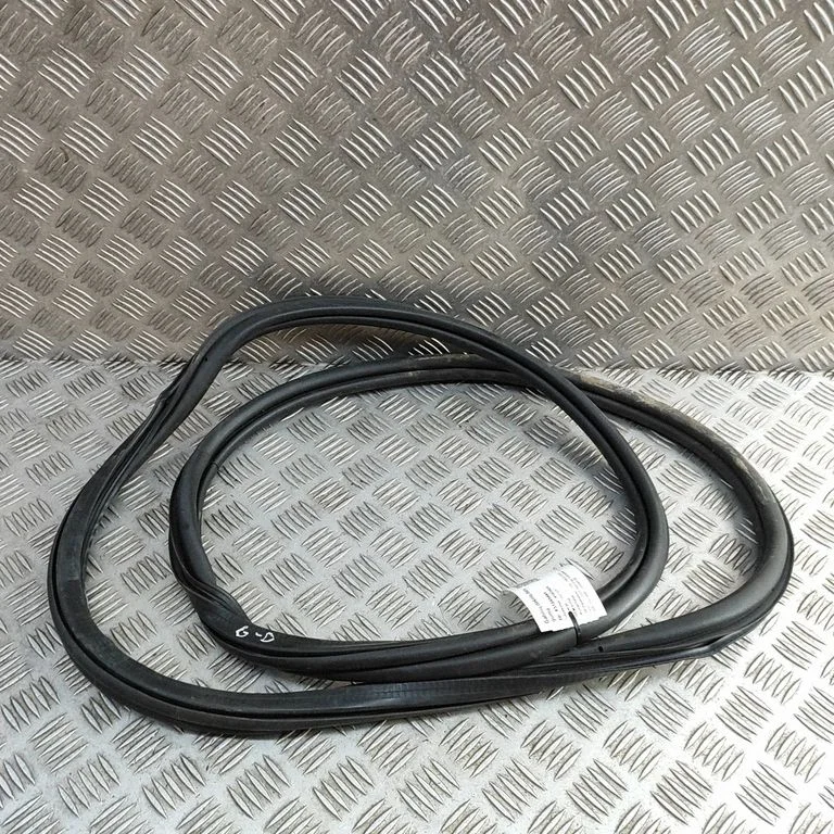 Uszczelka drzwi tylnych 2G6867914B – Volkswagen Taigo (2021-)