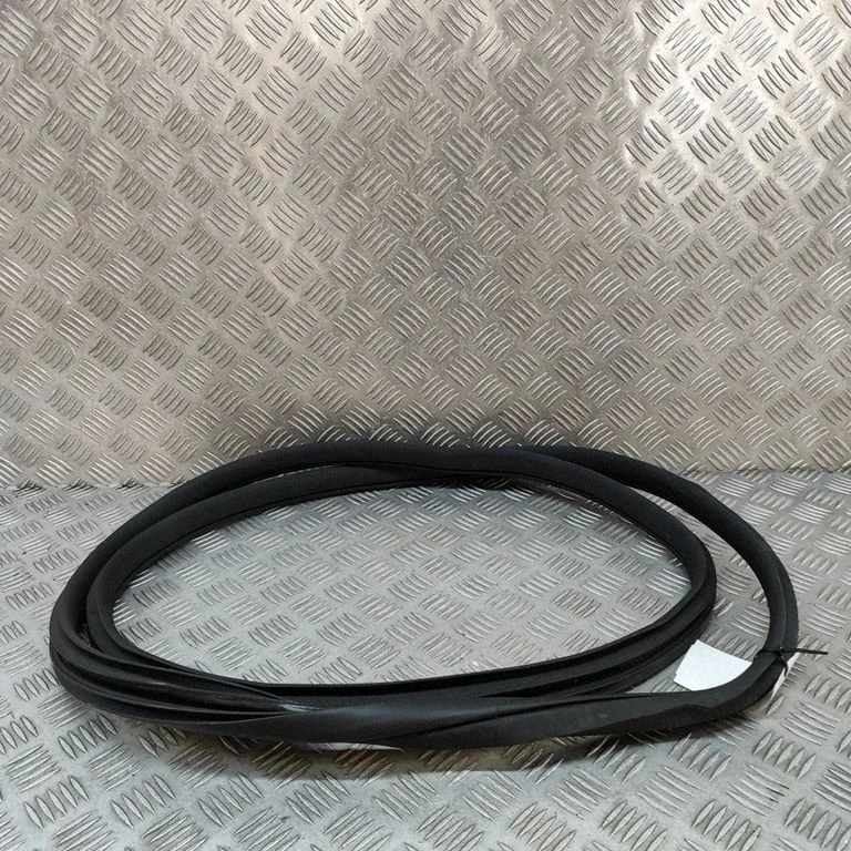 Tagaukse tihend – Mercedes-Benz EQC (2019-)