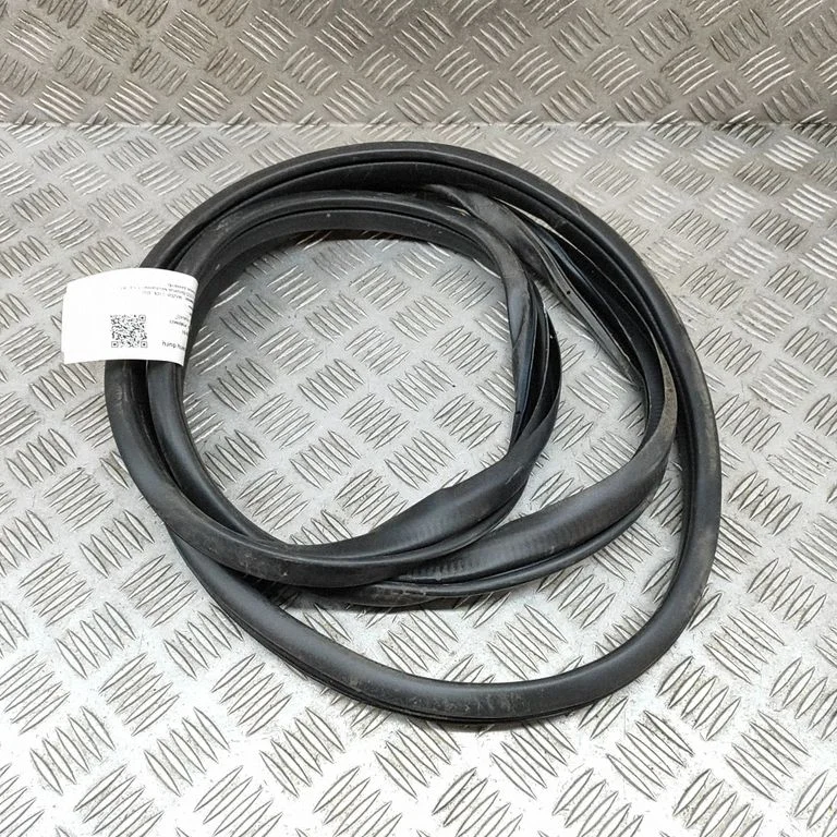 Rubber seal rear door D09L68913A