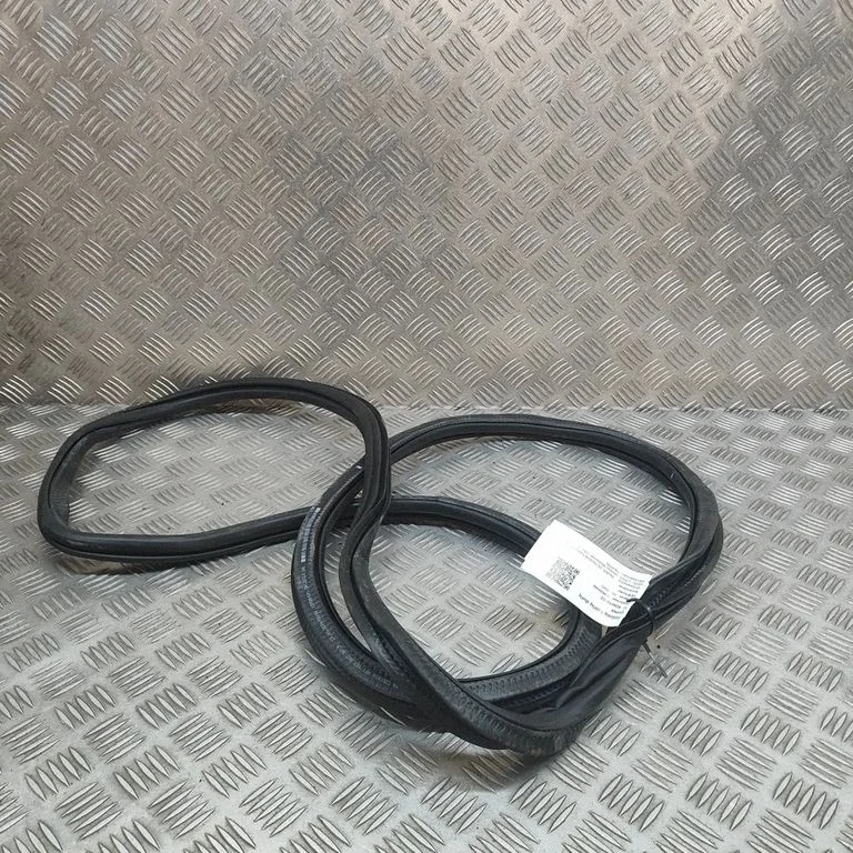 Rubber seal rear door – Skoda Octavia Mk4 (2019-)