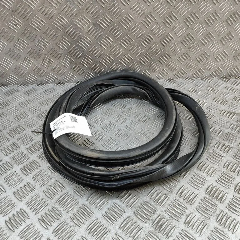 Rubber seal rear door 89A833721