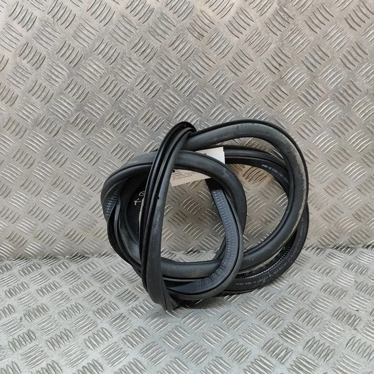 Rubber seal rear door – Skoda Enyaq iV (2020-)