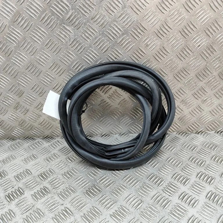 Rubber seal rear door 72810TGGT01