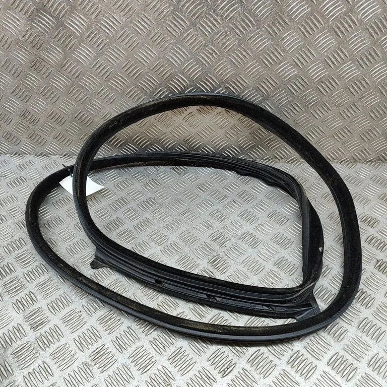 Tagaukse tihend – BMW 6-seeria F12 F13 (2010-2018)
