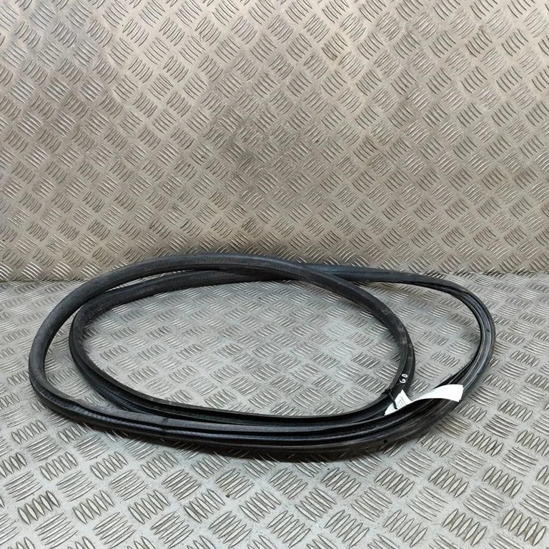 Rubber seal rear door – Volkswagen Amarok (2010-2020)