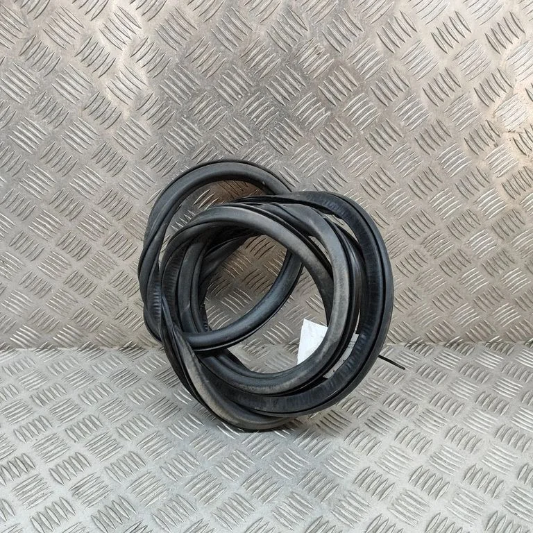 Rubber seal rear door 5FJ867914 – Seat Tarraco (2018-)