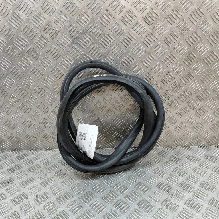 Rubber seal rear door – Volkswagen Amarok (2010-2020)