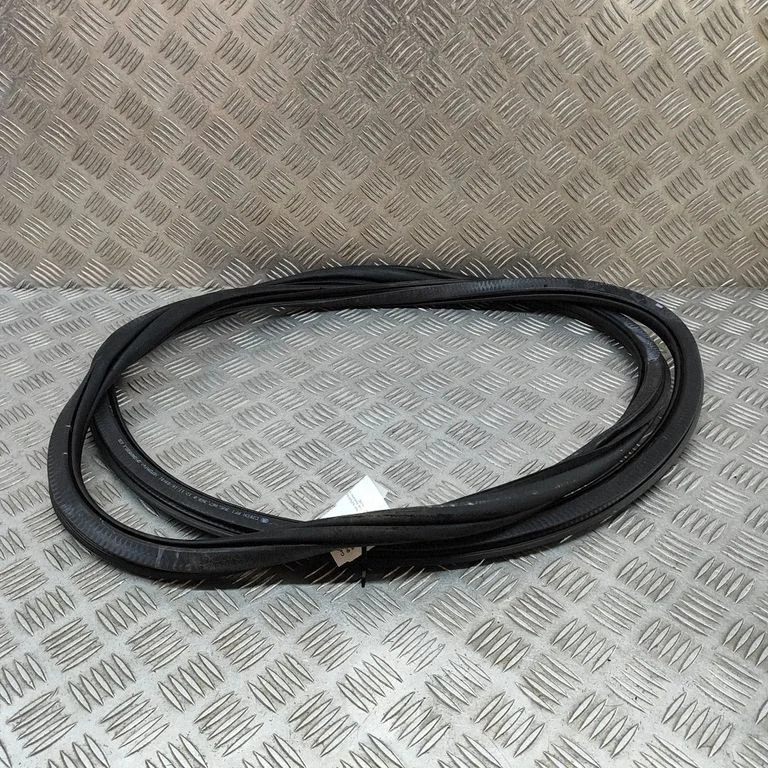 Rubber seal rear door – Skoda Superb B8 (3V) (2015-2024)