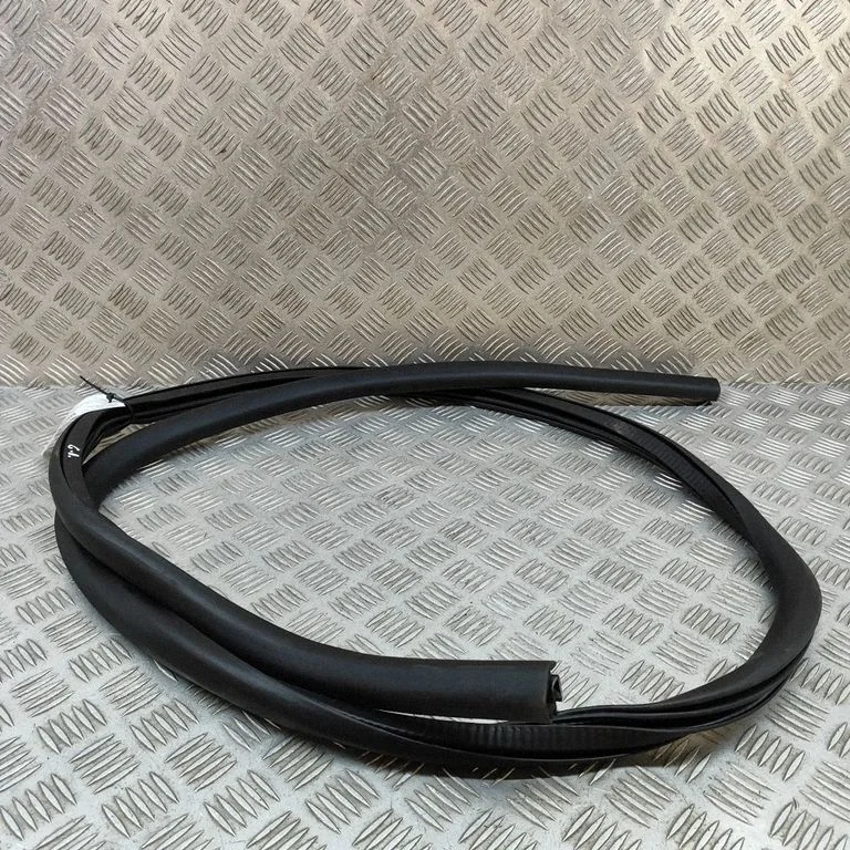 Uszczelka drzwi tylnych LJ8BR20709AC