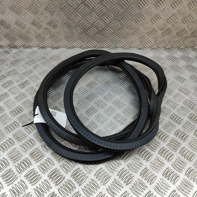 Rubber seal rear door – BMW 5 Series G30 G31 G38 (2016-)