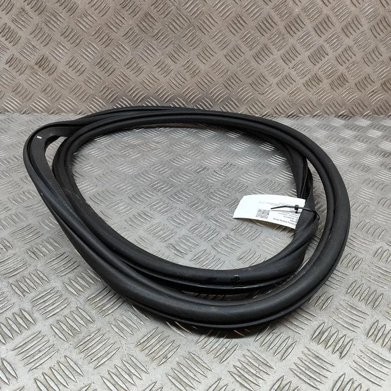 Rubber seal rear door – Volvo S60 (2018-)